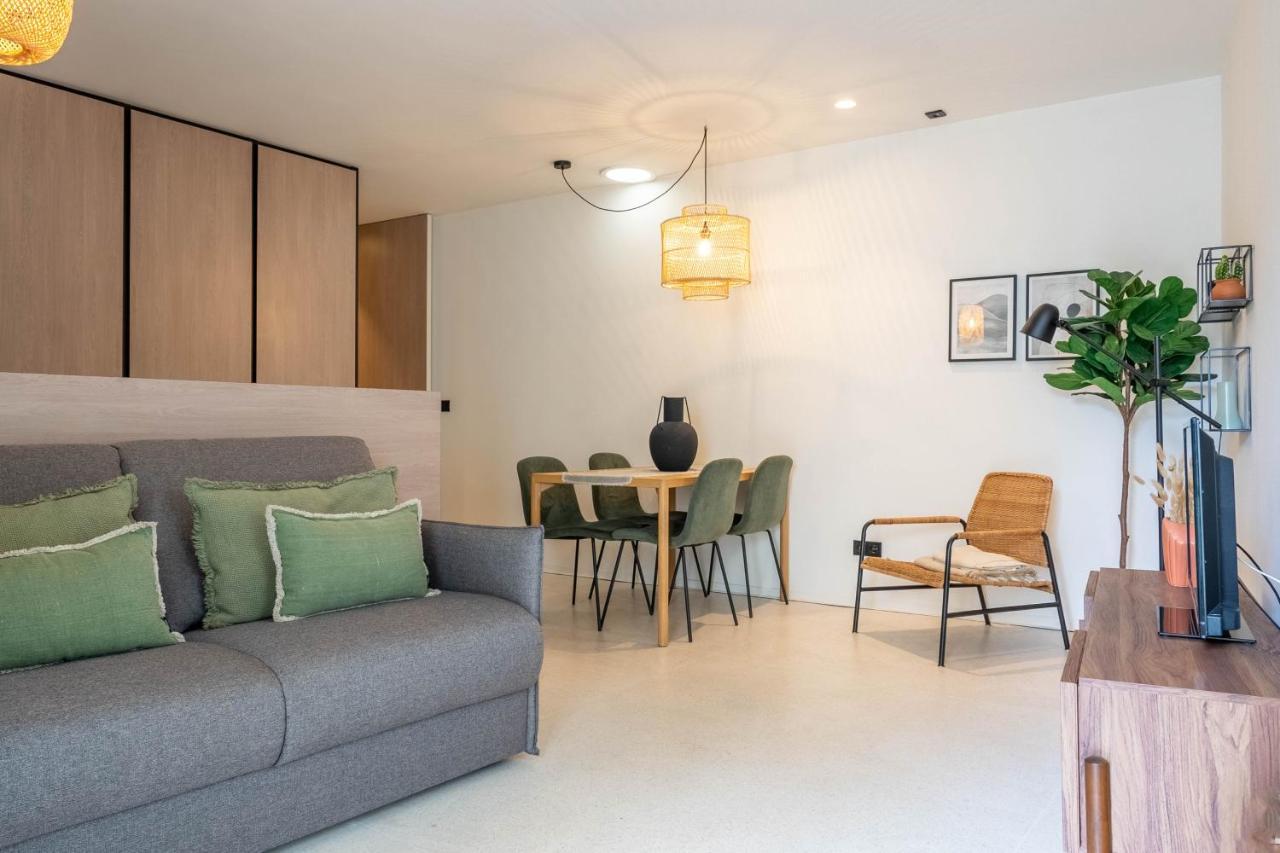 The Priest's By Lovelystay Apartment